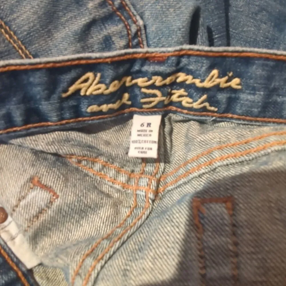 Abercrombie & Fitch Madison Cut Off Jean Shorts Womens 6 Blue Distressed